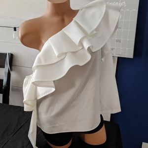 💙💙Asymmetrical Ruffled White Blouse